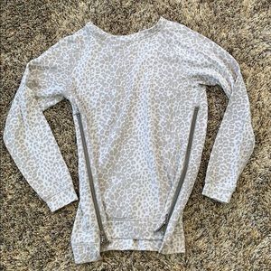 Stella & Dot side zip leopard sweatshirt